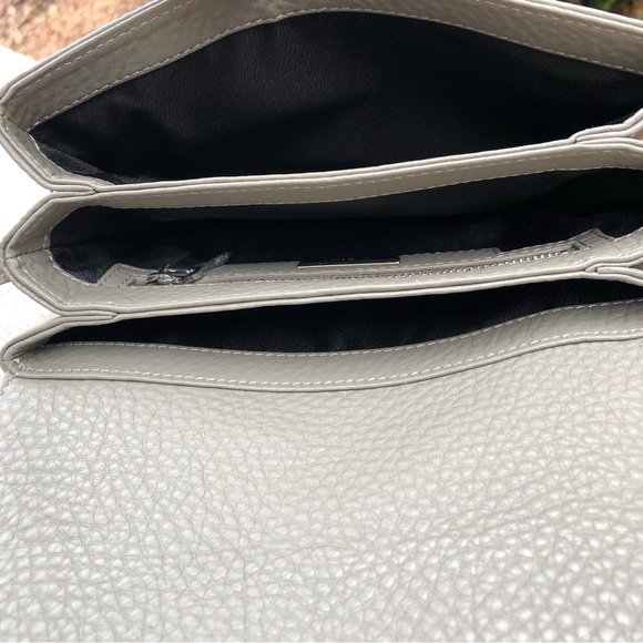 Aritzia Auxiliary Calisch Grey Crossbody Clutch Bag in Elephant Grey. - Picture 8 of 10